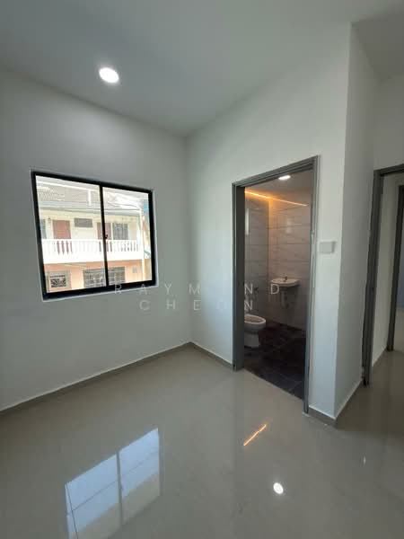 Rumah Teres 2 Tingkat untuk Dijual di Taman Molek (Johor Bahru) - Raymond Cheon - PropertyGuru.com.my
