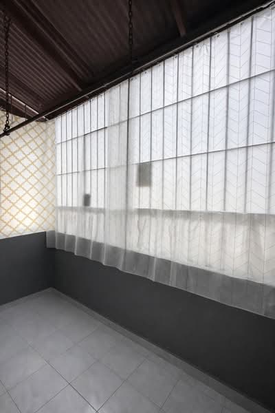 Rumah Flat untuk Dijual di Flat Taman Perling - Hooi Yee Lee - Balcony - PropertyGuru.com.my