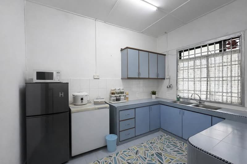 Rumah Flat untuk Dijual di Flat Taman Perling - Hooi Yee Lee - Kitchen - PropertyGuru.com.my