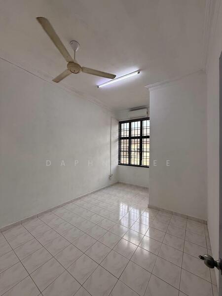 Untuk Disewa - Taman Desa Cemerlang