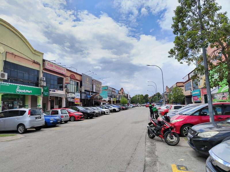 For Rent - Shah Alam Seksyen 7 shop office near masjid , school, restoran Hakim, Pak Li, international school
