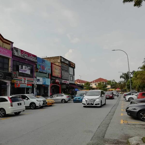 For Rent - Shah Alam Seksyen 7 shop office near masjid , school, restoran Hakim, Pak Li, international school