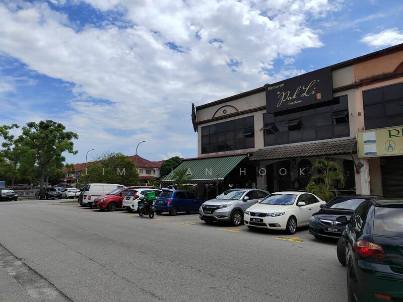 For Rent - Shah Alam Seksyen 7 shop office near masjid , school, restoran Hakim, Pak Li, international school