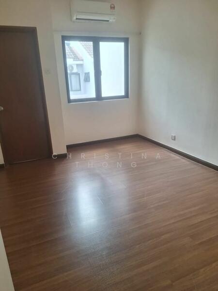 Untuk Dijual - 3-storey Terraced House at Lake Fields