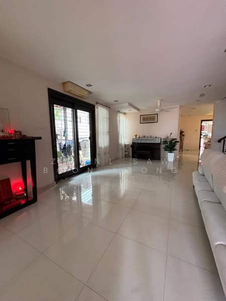 Rumah Berkembar untuk Dijual di Gelugor (Penang) - Zhonl Saw Boon Loong - Living Room - PropertyGuru.com.my