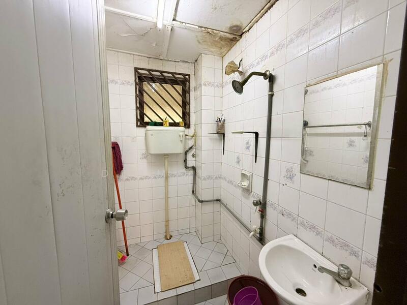 For Sale - Jalan Putra Taman Sri Yacob Medium Cost House