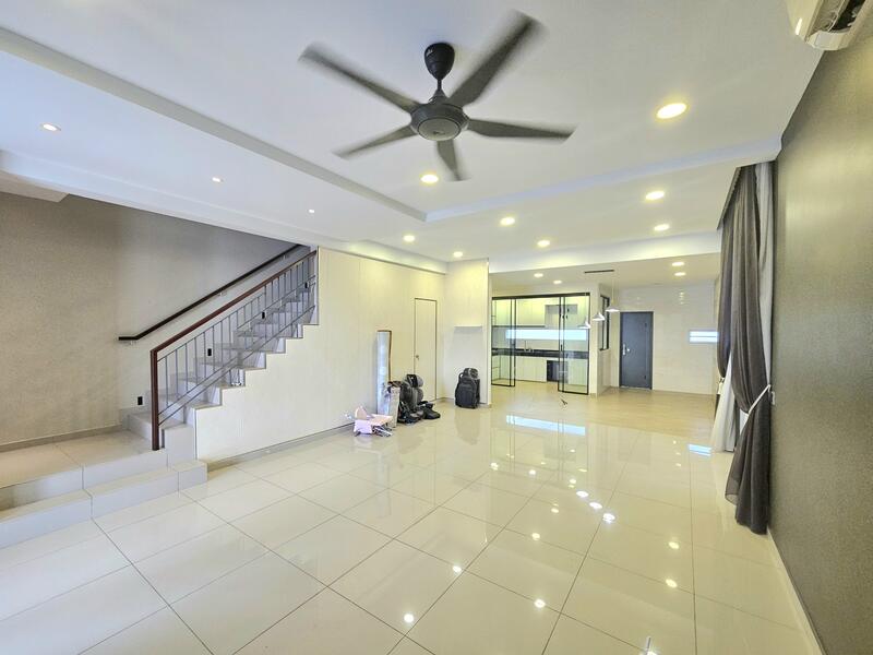 For Sale - Livia Rimbayu