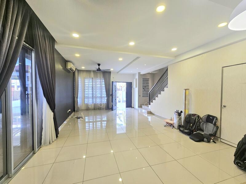 For Sale - Livia Rimbayu