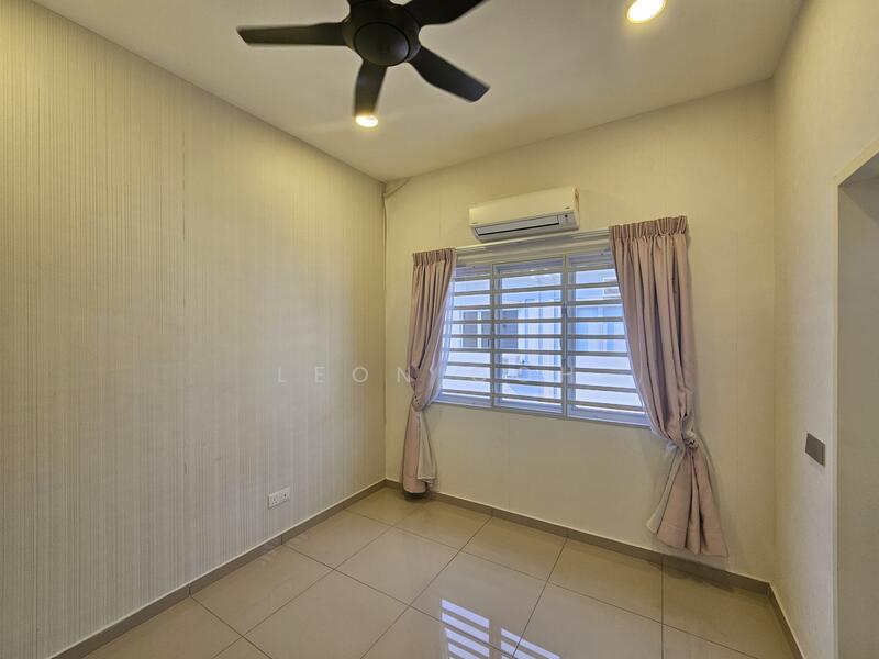 For Sale - Livia Rimbayu