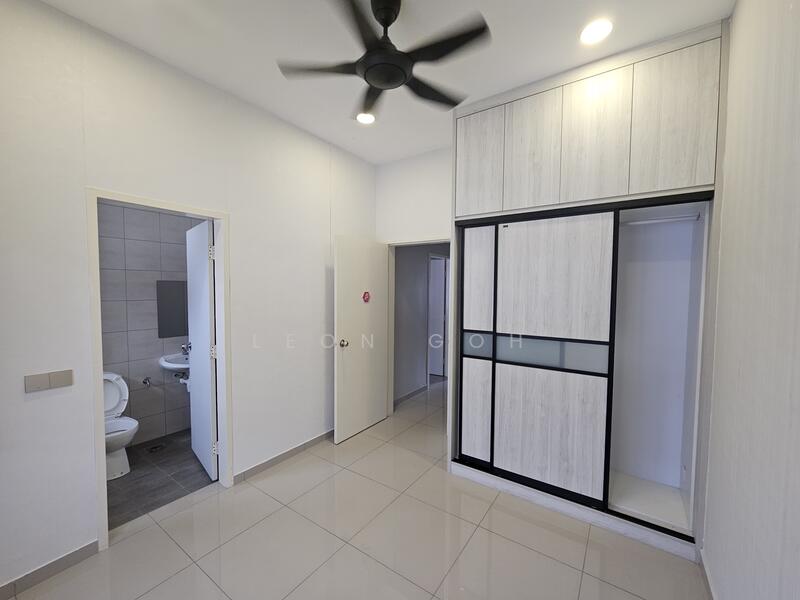 For Sale - Livia Rimbayu