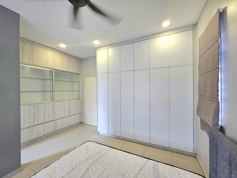 For Sale - Livia Rimbayu