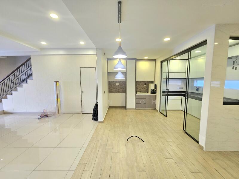 For Sale - Livia Rimbayu