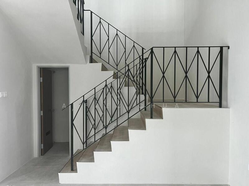 Untuk Dijual - 2-storey Terrace House at Batu Kawa