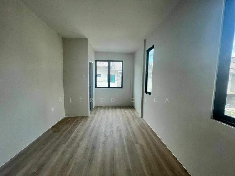 Untuk Dijual - 2-storey Terrace House at Batu Kawa