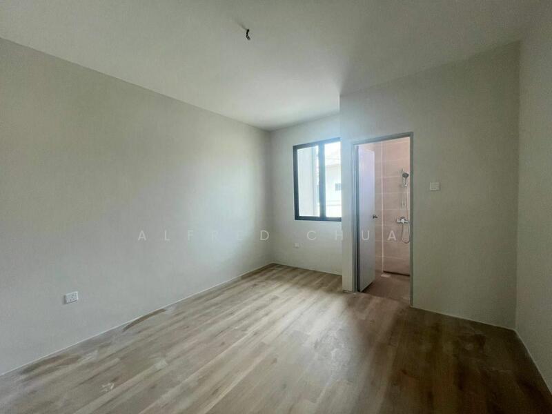 Untuk Dijual - 2-storey Terrace House at Batu Kawa