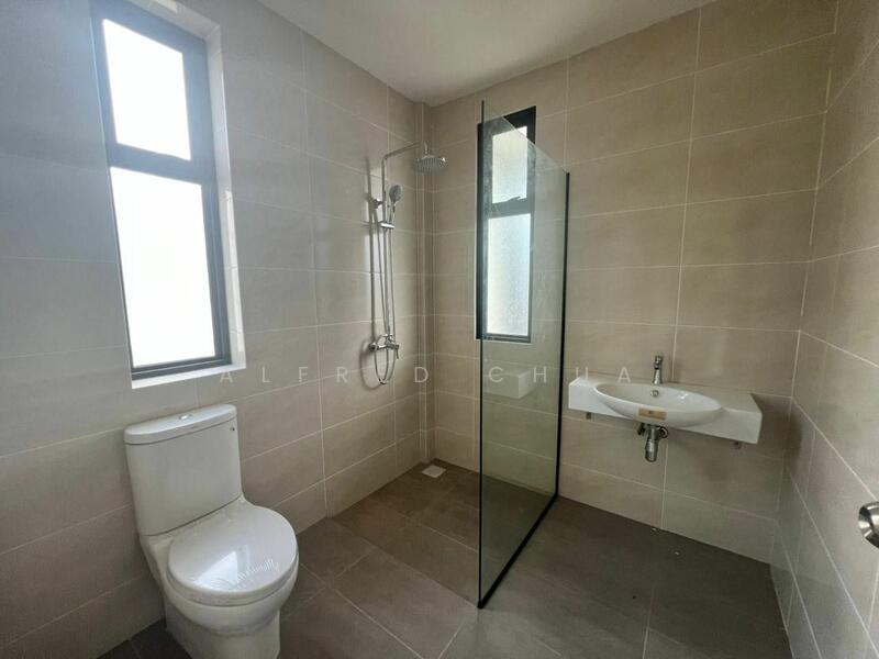 Untuk Dijual - 2-storey Terrace House at Batu Kawa