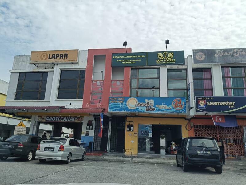 For Sale - Taman Bukit Mutiara ( ROI 4.2% + / Facing Main Road ) Double Storey Shoplot