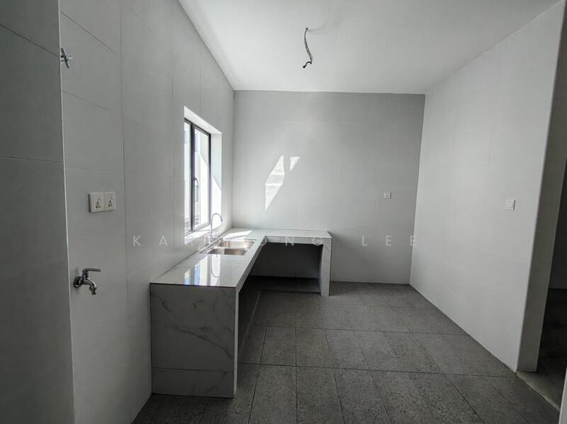 For Sale - 2-storey Terrace House at Taman Shatin