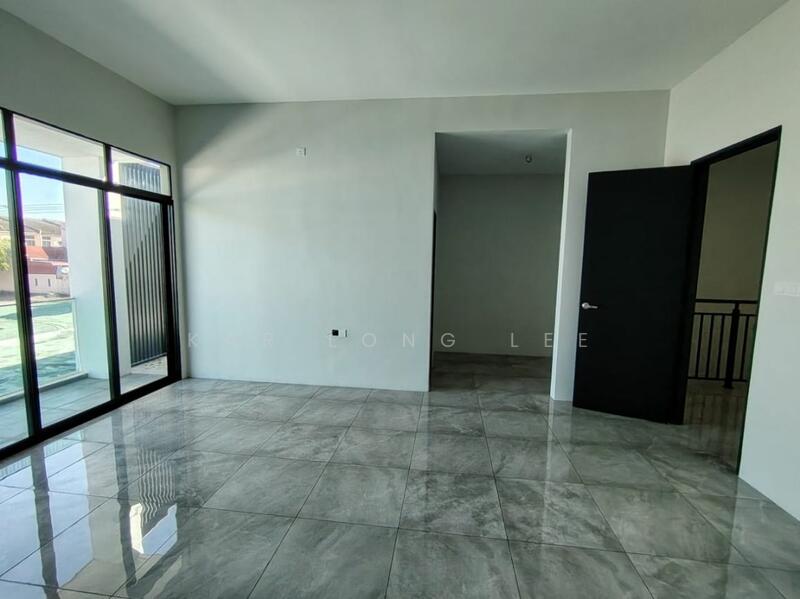 For Sale - 2-storey Terrace House at Taman Shatin