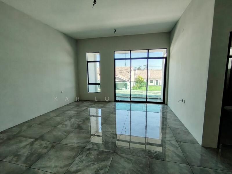 For Sale - 2-storey Terrace House at Taman Shatin