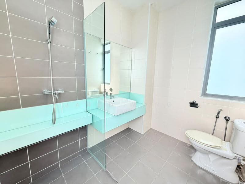 Rumah Teres 3-Tingkat untuk Dijual di Cyberjaya (Selangor) - Jared Wong - Bathroom - PropertyGuru.com.my