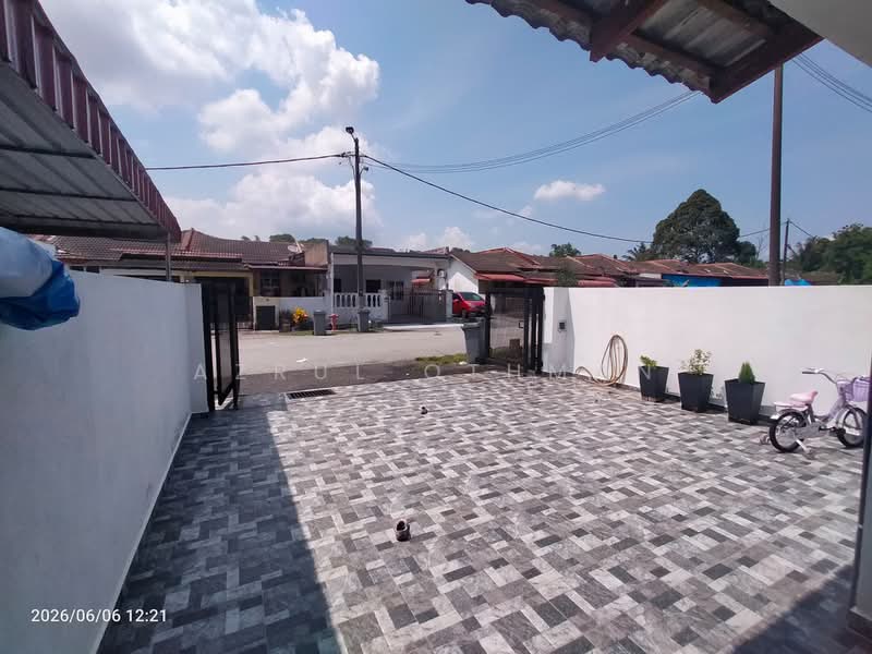 1-storey Terraced House for Sale in Taman D'ambang Kota (Lukut) - Azrul Othman - Exterior - PropertyGuru.com.my