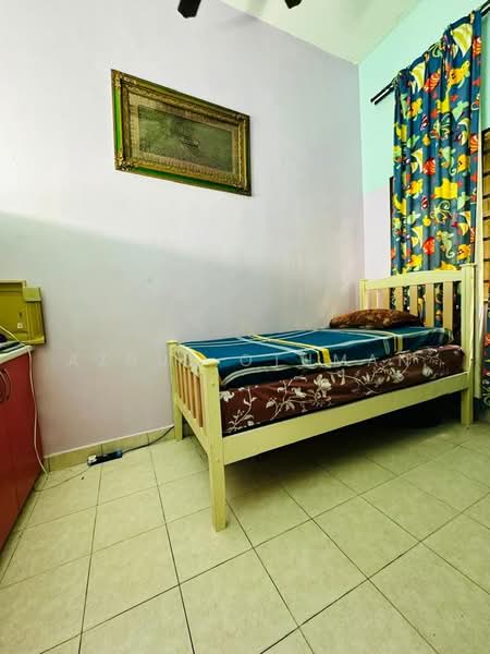 2.5-storey Terraced House for Sale in Lavender Heights (Senawang) - Azrul Othman - Bedroom - PropertyGuru.com.my