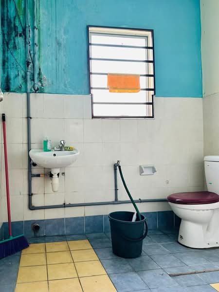 2.5-storey Terraced House for Sale in Lavender Heights (Senawang) - Azrul Othman - Bathroom - PropertyGuru.com.my