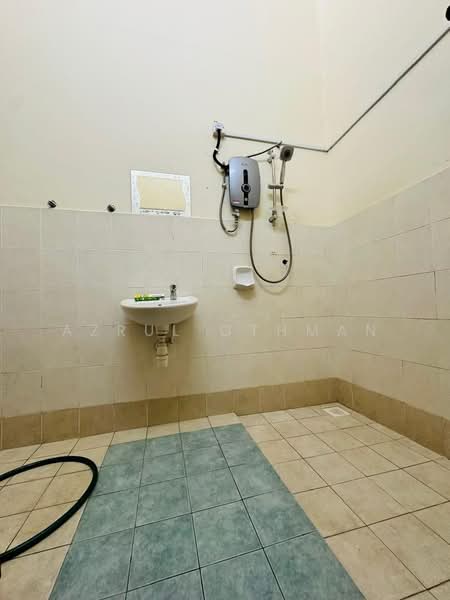 2.5-storey Terraced House for Sale in Lavender Heights (Senawang) - Azrul Othman - Bathroom - PropertyGuru.com.my