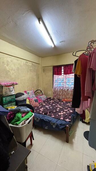 For Sale - Flat Daisy