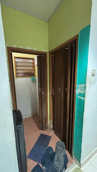 For Sale - Flat Daisy