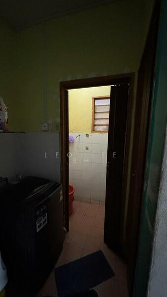 For Sale - Flat Daisy