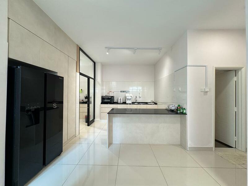 Untuk Dijual - Bandar Dato Onn, Perjiranan 8 ( Maple 2b)