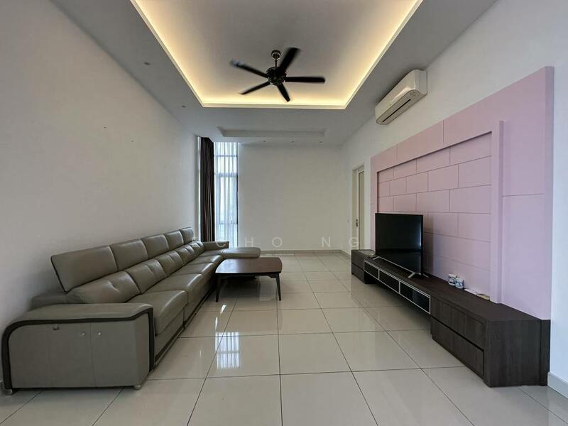 For Rent - Dua Menjalara