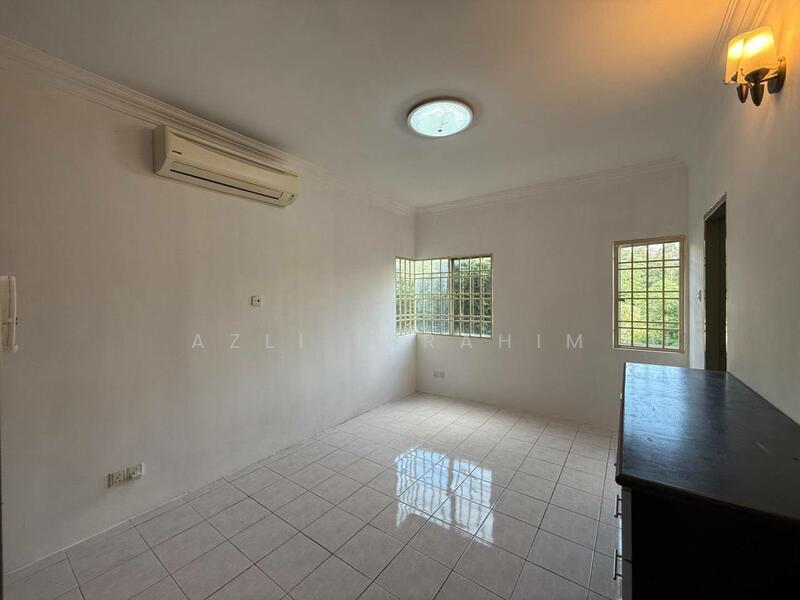 Untuk Dijual - De Rozelle