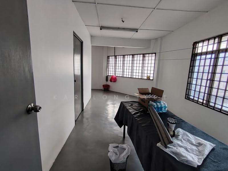 Shop for Sale in Bandar Baru Medan Ipoh (Ipoh) - Kar Long Lee - Corridor - PropertyGuru.com.my