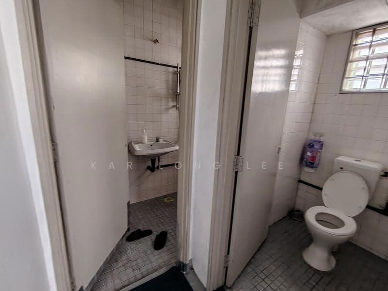 Shop for Sale in Bandar Baru Medan Ipoh (Ipoh) - Kar Long Lee - Bathroom - PropertyGuru.com.my