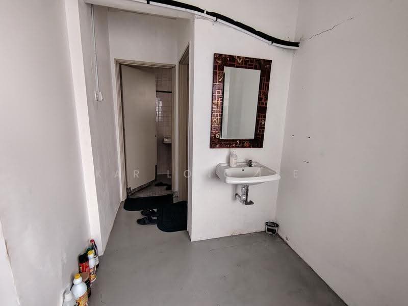 Shop for Sale in Bandar Baru Medan Ipoh (Ipoh) - Kar Long Lee - Bathroom - PropertyGuru.com.my