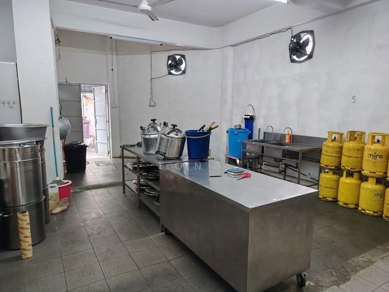Shop for Sale in Bandar Baru Medan Ipoh (Ipoh) - Kar Long Lee - Kitchen - PropertyGuru.com.my