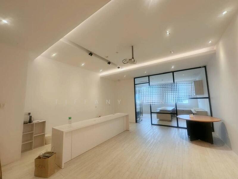 For Rent - Fully Furnished & Reno Office Lot Ready Move in @ Boulevard Business Park Jalan Kuching