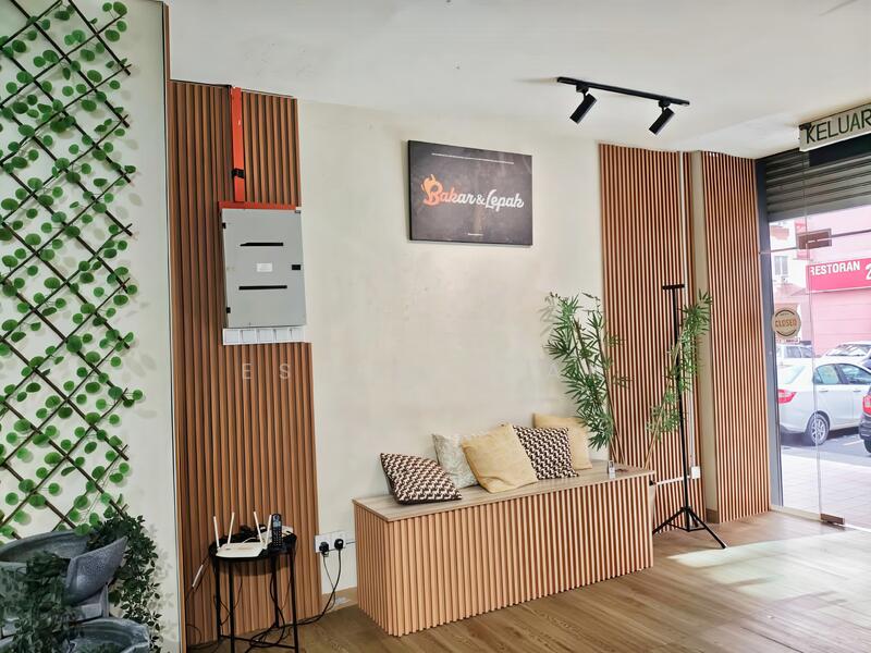 Untuk Disewa - Diamond Square