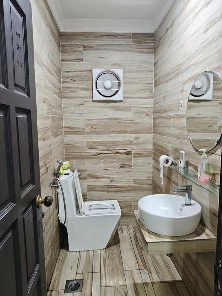 Untuk Disewa - Diamond Square