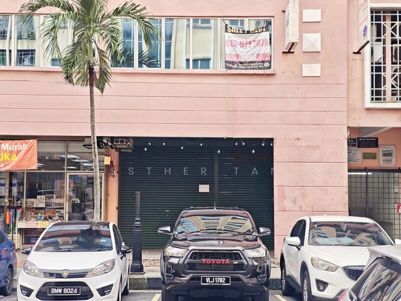 Untuk Disewa - Diamond Square