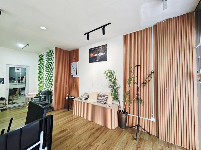 Untuk Disewa - Diamond Square