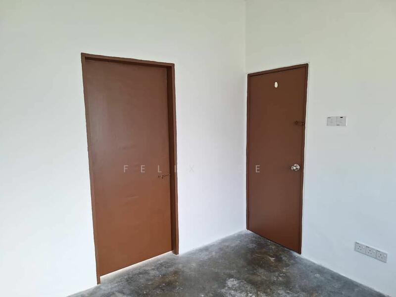 For Rent - 1-storey Terraced House at Seksyen 8