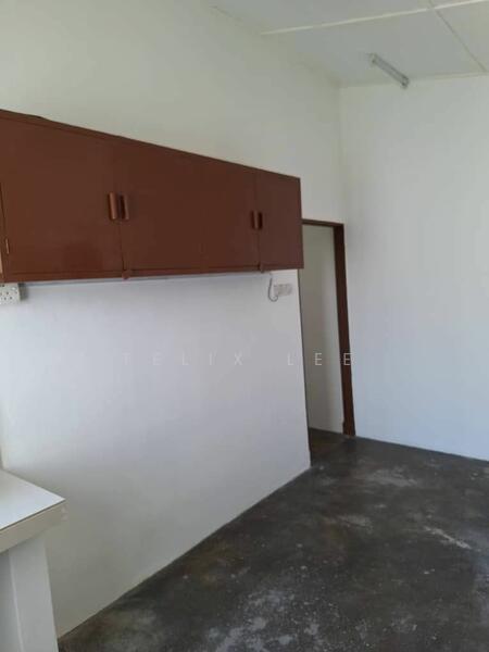 For Rent - 1-storey Terraced House at Seksyen 8