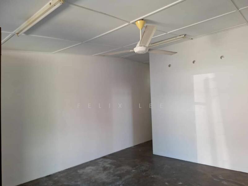 For Rent - 1-storey Terraced House at Seksyen 8