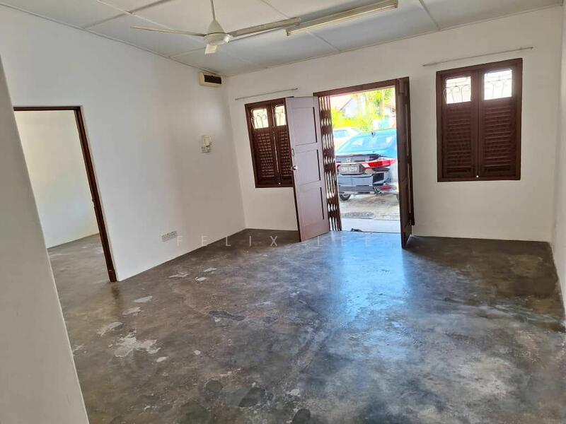 For Rent - 1-storey Terraced House at Seksyen 8