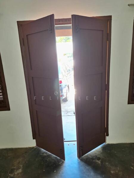 For Rent - 1-storey Terraced House at Seksyen 8