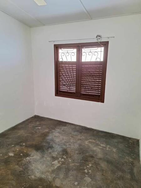 For Rent - 1-storey Terraced House at Seksyen 8